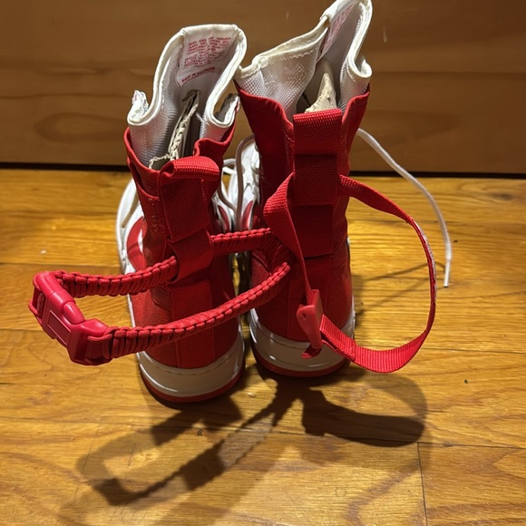 Nike Air Force high top 
White and red
Out of box - Picture 5 of 6